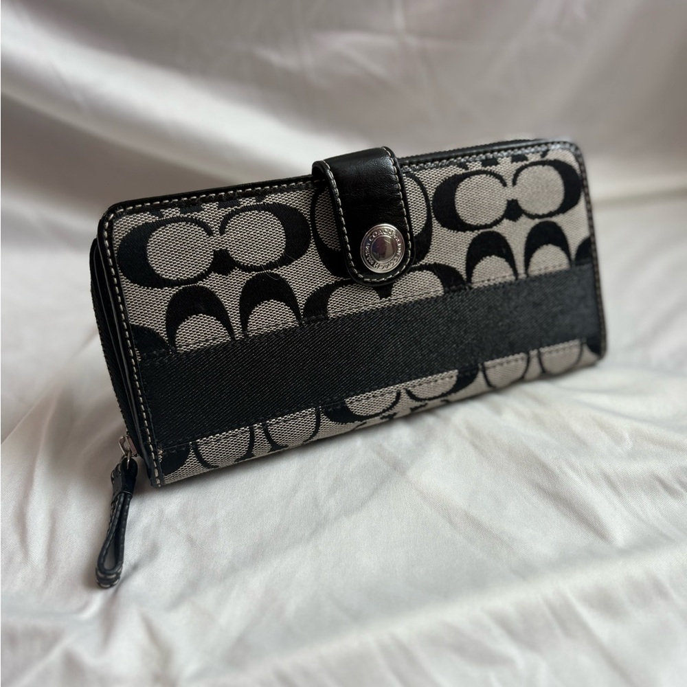 Coach Signature Canvas Wallet